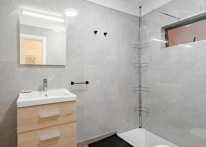 The Sunset View Адехе